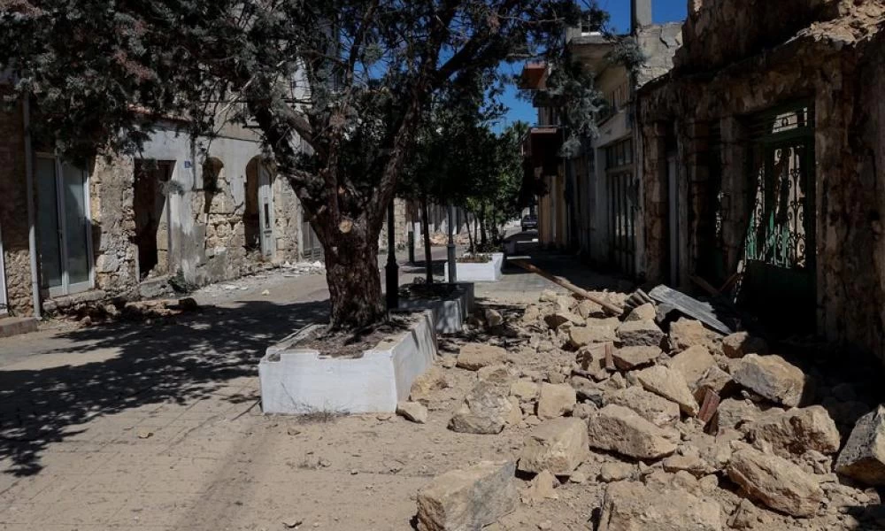 Κρήτη: "Tάραξε" τους νεκρούς ο σεισμός - Άνοιξαν οι τάφοι